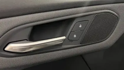 Photo 15 Audi Q3  TFSI 150 ch Hybride S tronic 7