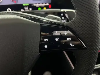 Photo 27 Audi Q3  TFSI 150 ch Hybride S tronic 7