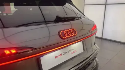 Photo 6 Audi Q3  TFSI 150 ch Hybride S tronic 7