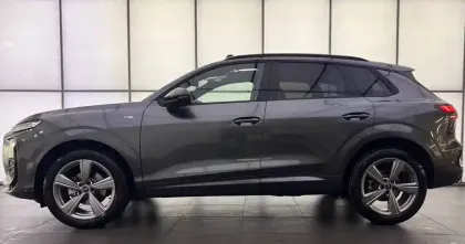 Photo 7 Audi Q3  TFSI 150 ch Hybride S tronic 7