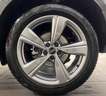 Photo 10 Audi Q3  TFSI 150 ch Hybride S tronic 7