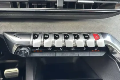 Photo 21 Peugeot 3008  BlueHDi 130ch S&S EAT8