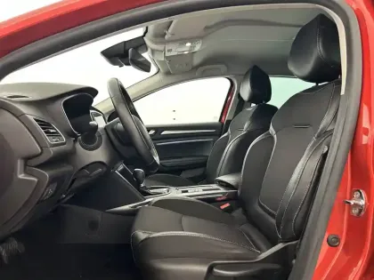 Photo 92 Renault Megane  IV Berline Blue dCi 115 EDC