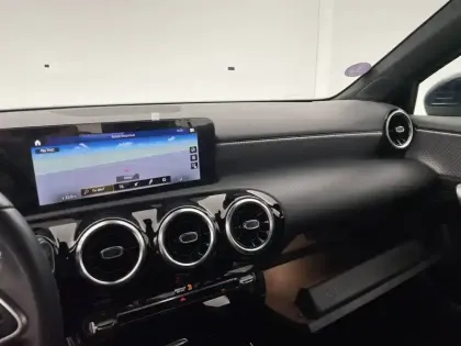 Photo 25 Mercedes Classe A  200 7G-DCT