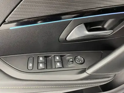 Photo 44 Peugeot 208  Electrique 50 kWh 136ch