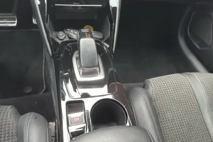 Photo 19 Peugeot 208  Electrique 50 kWh 136ch