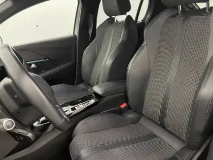 Photo 33 Peugeot 208  Electrique 50 kWh 136ch