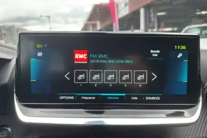 Photo 14 Peugeot 208  Electrique 50 kWh 136ch