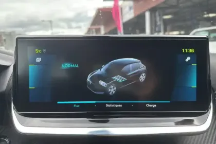 Photo 17 Peugeot 208  Electrique 50 kWh 136ch