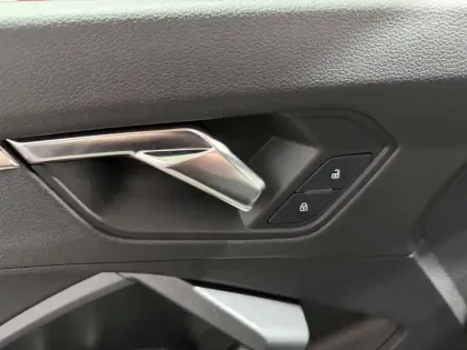 Photo 12 Audi Q3  35 TFSI 150 ch S tronic 7