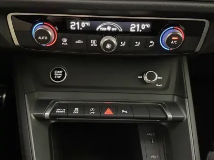 Photo 52 Audi Q3  35 TFSI 150 ch S tronic 7