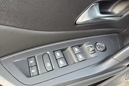 Photo 23 Peugeot 308  BlueHDi 130ch S&S EAT8