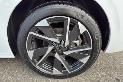 Photo 9 Peugeot 308  BlueHDi 130ch S&S EAT8