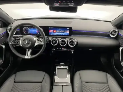 Photo 24 Mercedes Classe A  180 d 8G-DCT