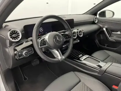 Photo 29 Mercedes Classe A  180 d 8G-DCT