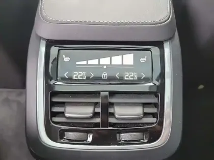 Photo 23 Volvo Xc90  T8 AWD Hybride Rechargeable 310+145 ch Geartronic 8 7pl