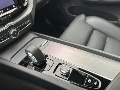 Photo 27 Volvo Xc60  T6 AWD Hybride rechargeable 253 ch+145 ch Geartronic 8