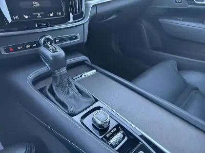 Photo 17 Volvo V90  Cross Country D4 AWD 190 ch Geartronic 8