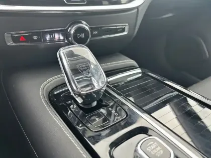 Photo 11 Volvo V60  T6 AWD Hybride Rechargeable 253 ch + 145 ch Geartronic 8