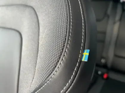 Photo 12 Volvo V60  T6 AWD Hybride Rechargeable 253 ch + 145 ch Geartronic 8