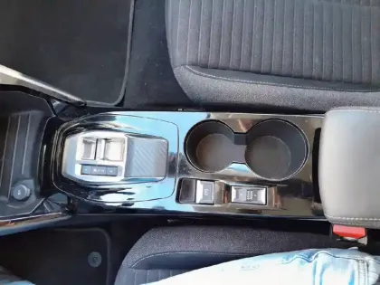 Photo 14 Peugeot 2008  Electrique 136 ch