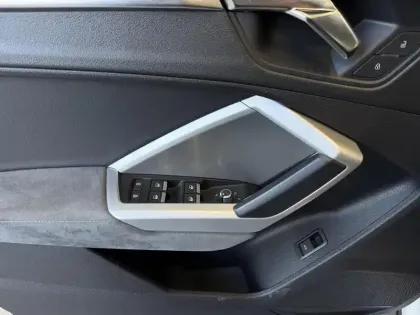 Photo 31 Audi Q3  35 TDI 150 ch S tronic 7