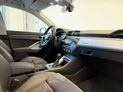 Photo 26 Audi Q3  35 TDI 150 ch S tronic 7