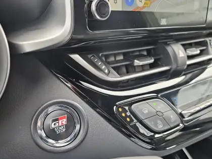 Photo 12 Toyota C-HR  HYBRIDE 2.0L 184