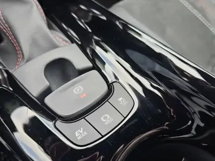 Photo 14 Toyota C-HR  HYBRIDE 2.0L 184