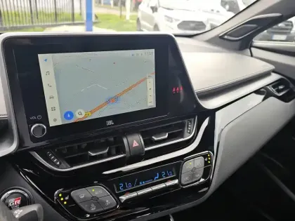 Photo 8 Toyota C-HR  HYBRIDE 2.0L 184