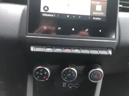 Photo 10 Renault Clio Gén. V (BJA) Ph1 Business 5