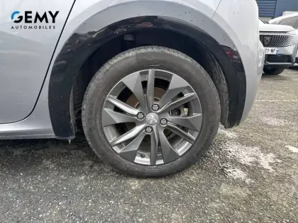 Photo 10 Peugeot 208  Electrique 50 kWh 136ch