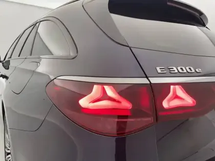 Photo 63 Mercedes Classe E  Break 300 e Hybrid EQ 9G-Tronic