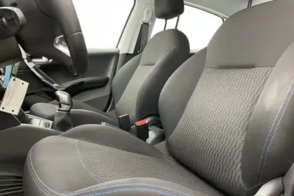 Photo 12 Peugeot 208  PureTech 82ch S&S BVM5