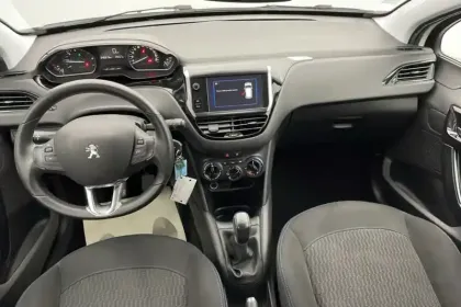 Photo 8 Peugeot 208  PureTech 82ch S&S BVM5