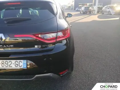 Photo 24 Renault Megane Mégane IV Berline TCe 140 EDC FAP