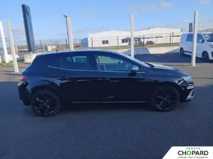 Photo 32 Renault Megane Mégane IV Berline TCe 140 EDC FAP