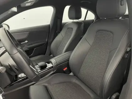 Photo 14 Mercedes CLA  Coupé 200 d 8G-DCT