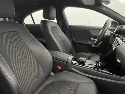 Photo 26 Mercedes CLA  Coupé 200 d 8G-DCT