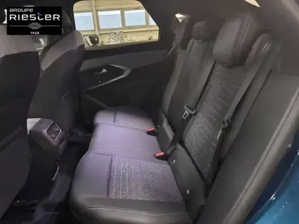 Photo 11 Peugeot 3008  Hybrid 136 e-DCS6