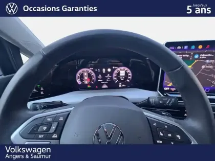 Photo 15 Volkswagen Golf  1.5 eTSI EVO2 116 DSG7