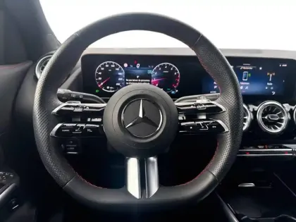 Photo 15 Mercedes GLA  200 7G-DCT