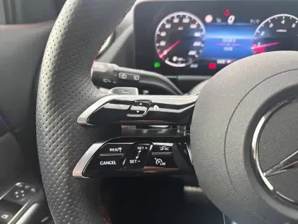 Photo 46 Mercedes GLA  200 7G-DCT