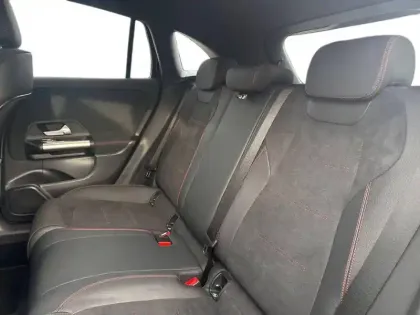 Photo 40 Mercedes GLA  200 7G-DCT