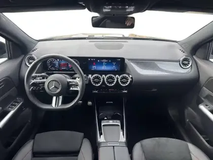 Photo 37 Mercedes GLA  200 7G-DCT