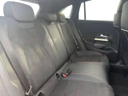 Photo 9 Mercedes GLA  200 7G-DCT