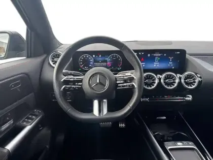 Photo 38 Mercedes GLA  200 7G-DCT