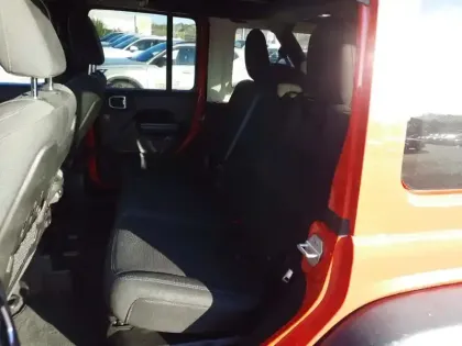 Photo 13 Jeep Wrangler  Unlimited 4xe 2.0 l T 380 ch PHEV 4x4 BVA8