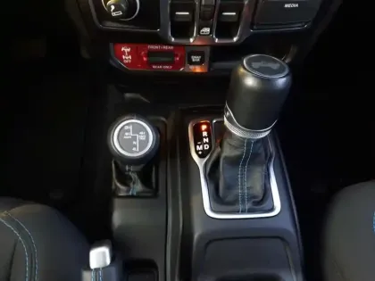 Photo 12 Jeep Wrangler  Unlimited 4xe 2.0 l T 380 ch PHEV 4x4 BVA8