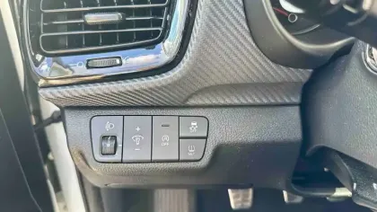 Photo 15 Kia Stonic  1.0 T-GDi 120 ch MHEV BVM6